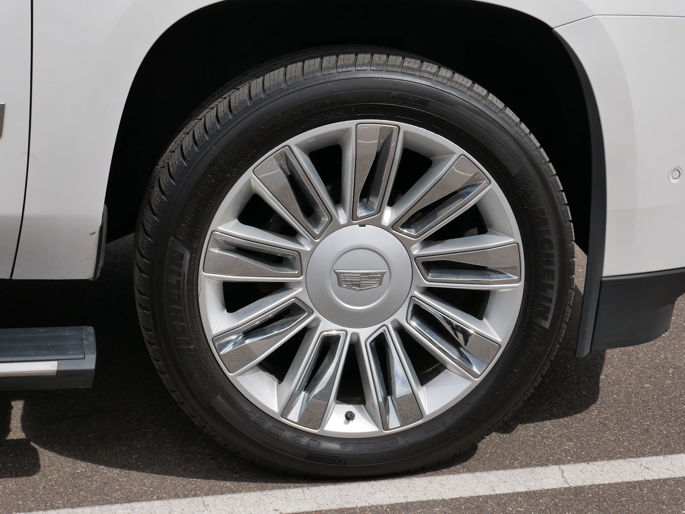 Used 2017 Cadillac Escalade Platinum AWD/4WD image 17