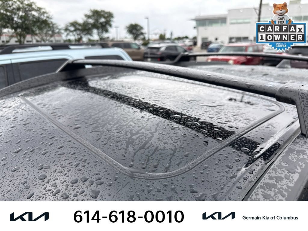 Used 2024 Toyota Corolla Cross AWD Hybrid w/ Moonroof Package image 7
