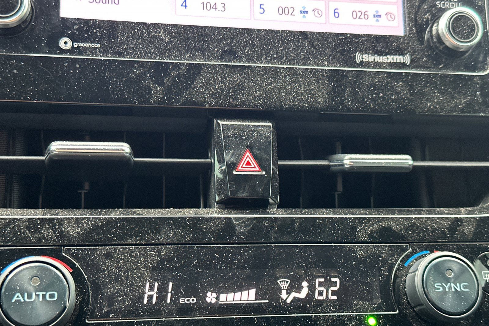 Used 2022 Toyota Camry SE image 30