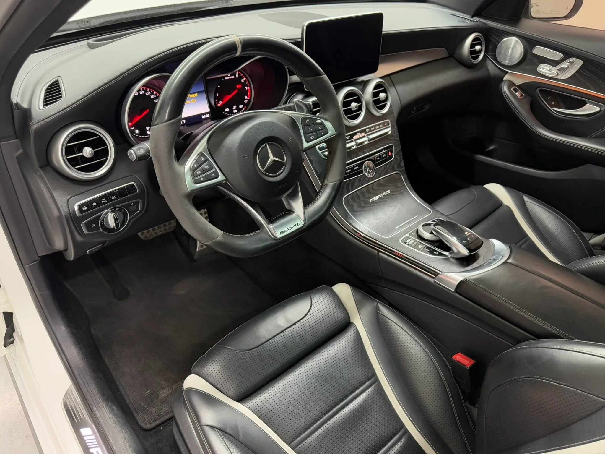 Used 2016 Mercedes-Benz C 63 AMG S image 23