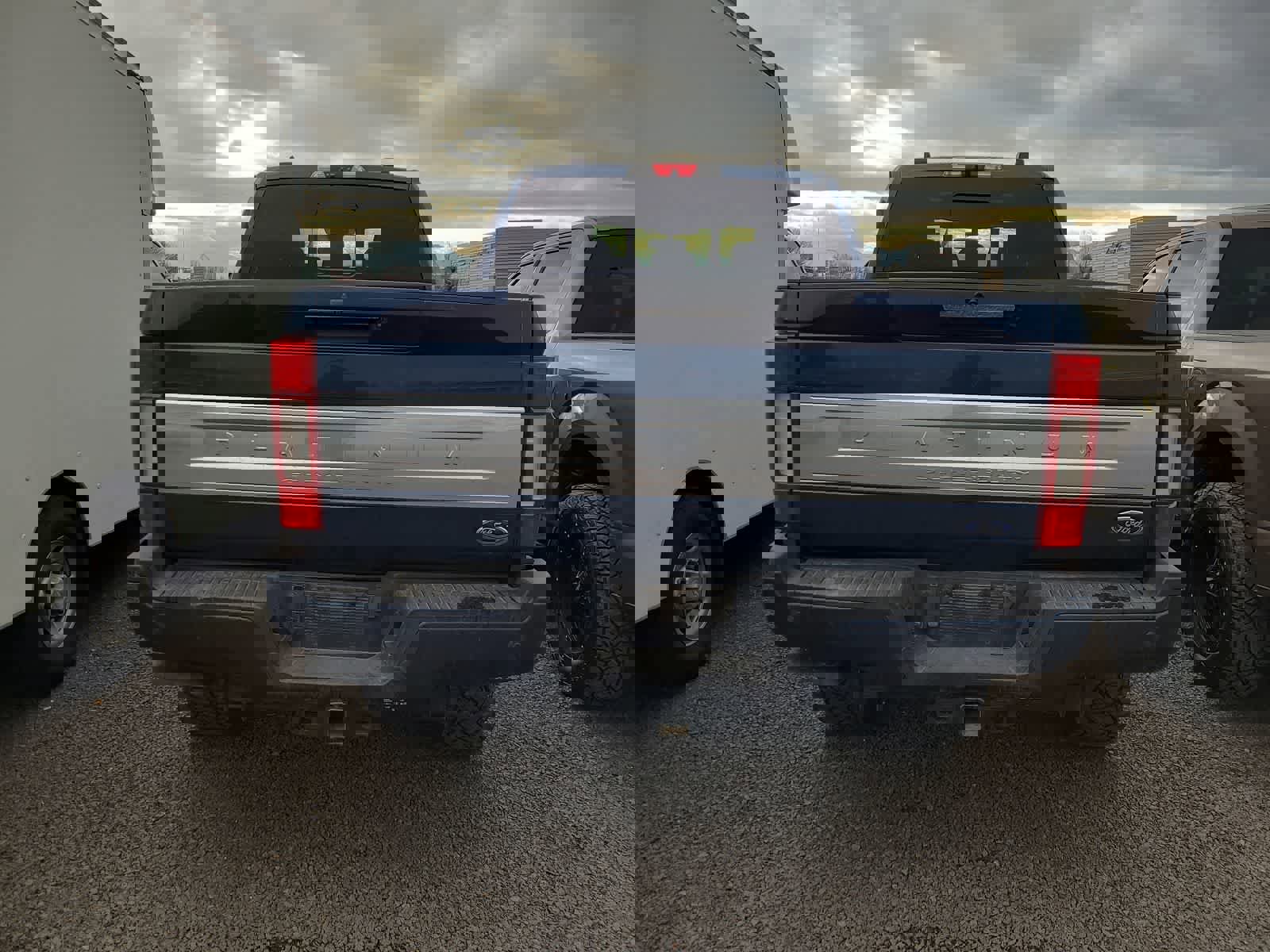 Used 2020 Ford F250 Platinum w/ FX4 Off-Road Package image 4