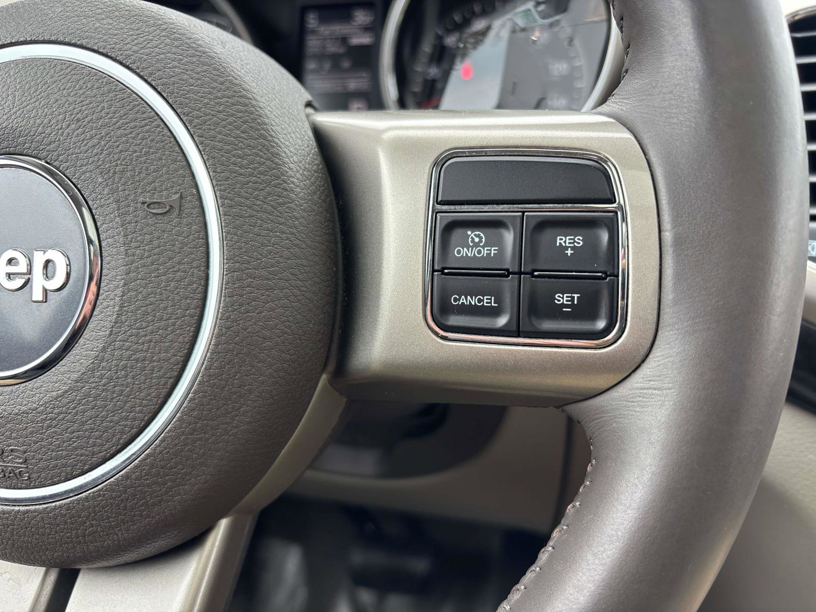 Used 2012 Jeep Grand Cherokee Laredo image 21