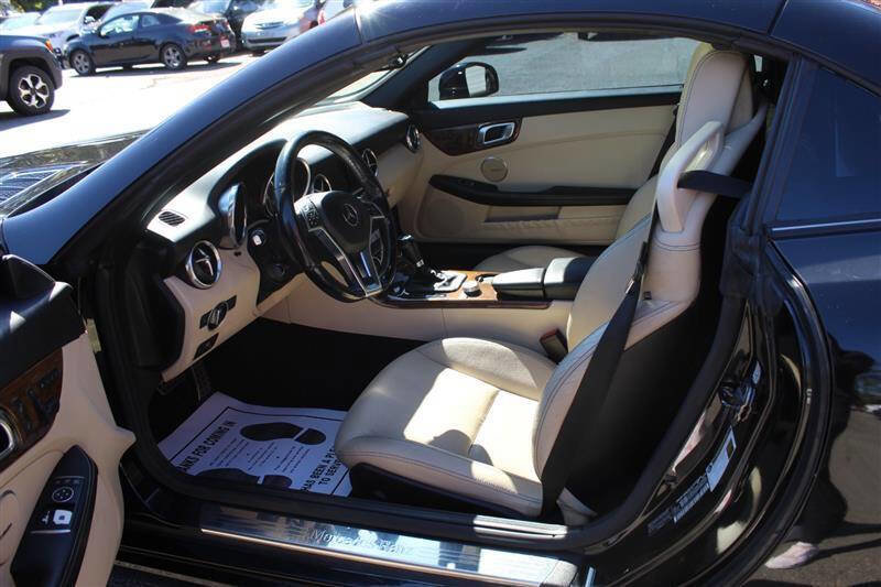 Used 2015 Mercedes-Benz SLK 250 w/ Premium Package image 14