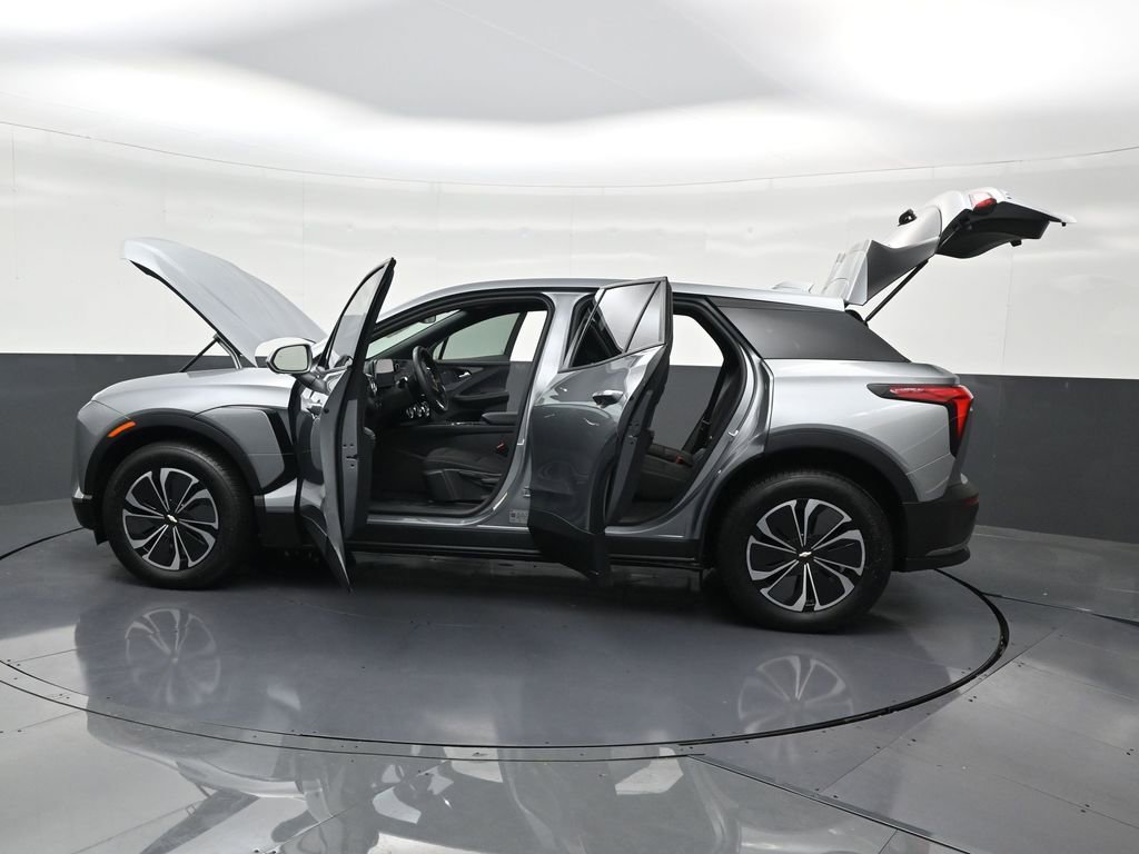 Used 2025 Chevrolet Blazer EV LT image 35