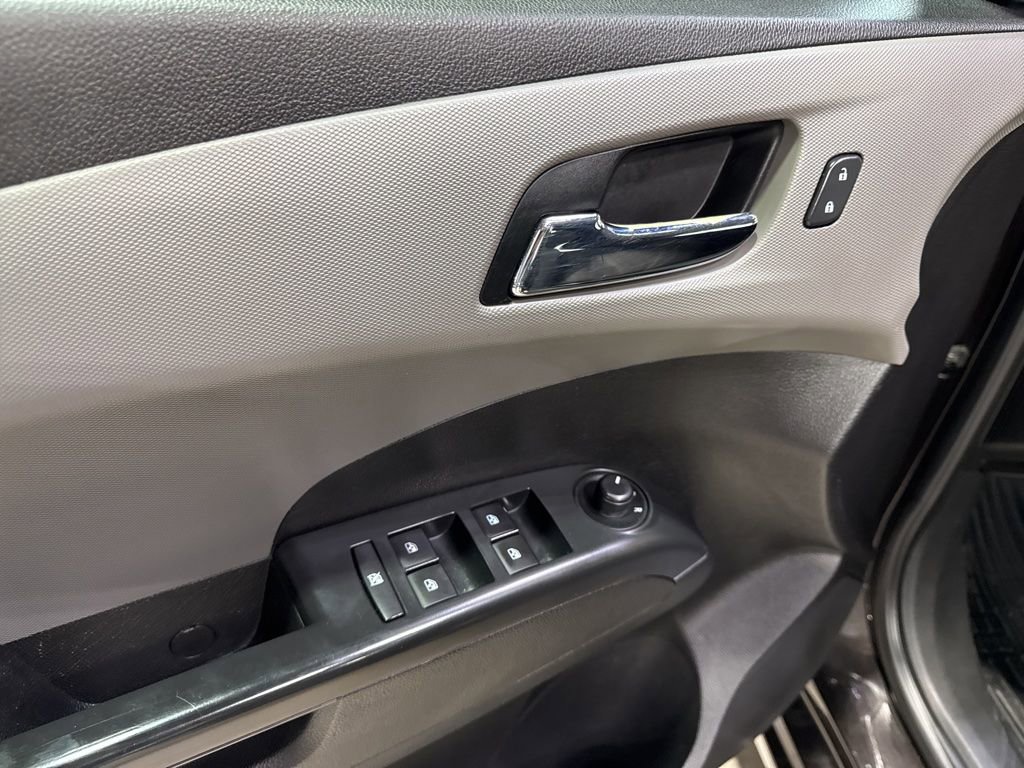 Used 2016 Chevrolet Sonic LT FWD image 22
