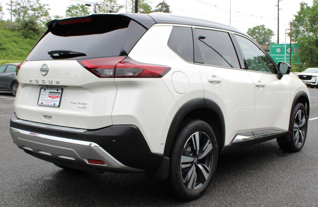 Certified 2022 Nissan Rogue Platinum w/ Head-Up Display Package image 6