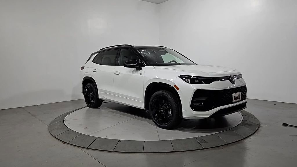 New 2026 Volkswagen Tiguan SE R-Line image 7