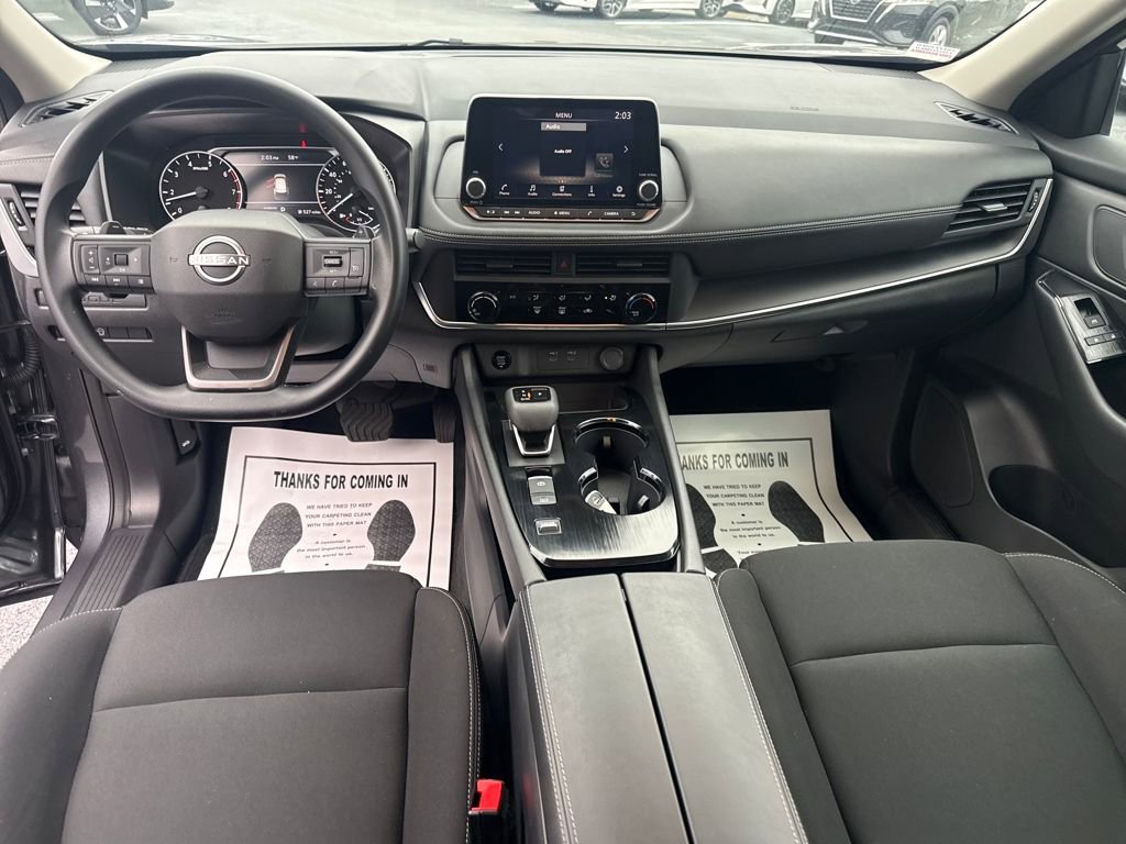 Used 2025 Nissan Rogue S image 13