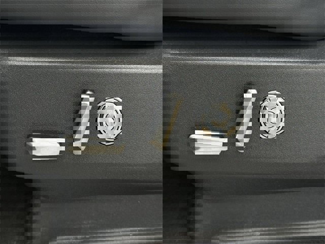 Used 2025 Lincoln Navigator Reserve image 27