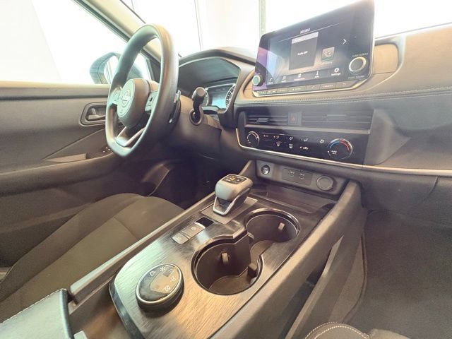 Used 2024 Nissan Rogue S AWD/4WD image 24
