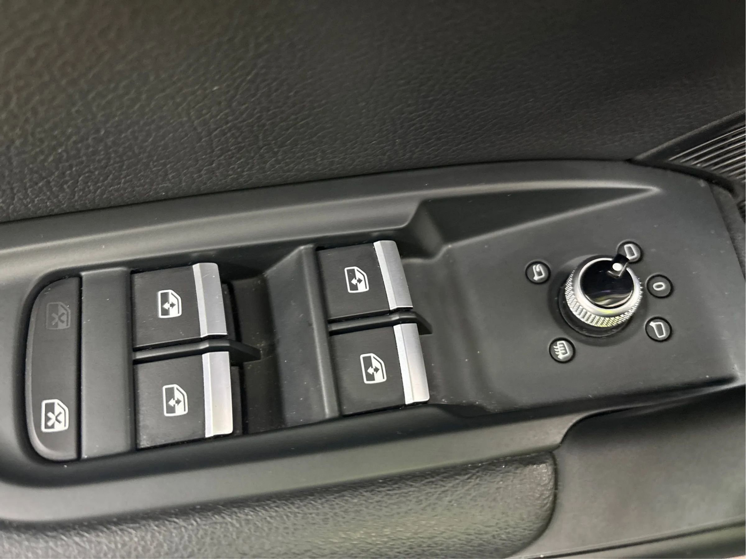 Used 2018 Audi Q5 2.0T Premium Plus w/ Premium Plus Package image 43