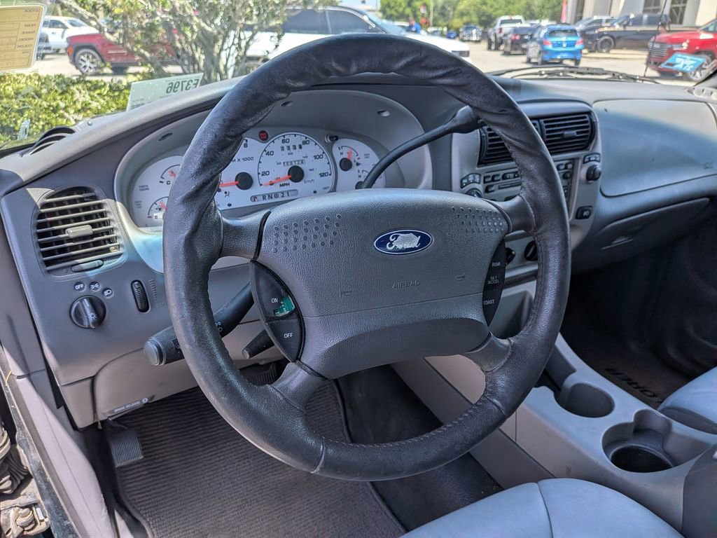 Used 2001 Ford Explorer Sport Trac 4x4 image 29
