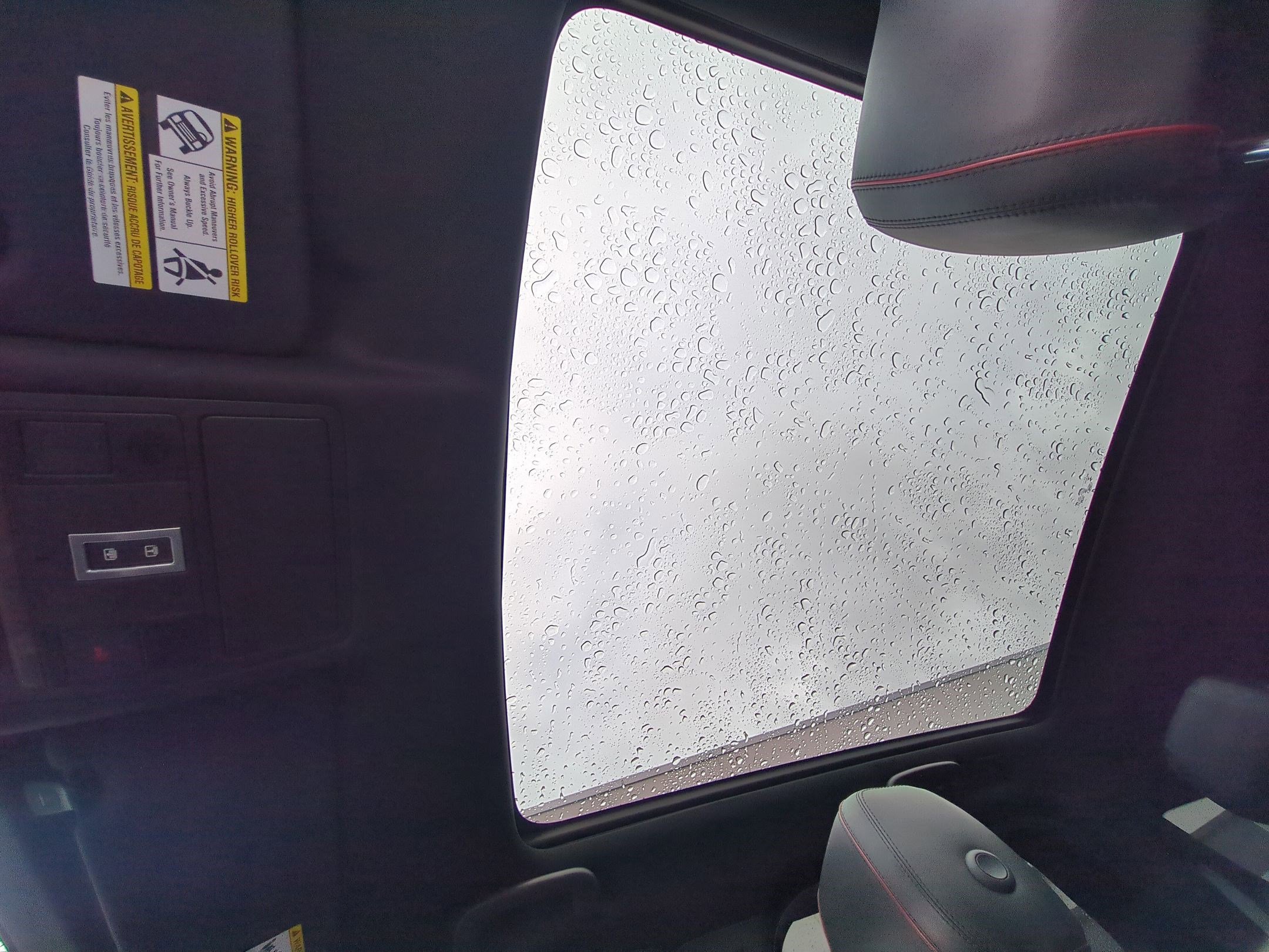 Used 2017 Land Rover Discovery Sport HSE Luxury image 18