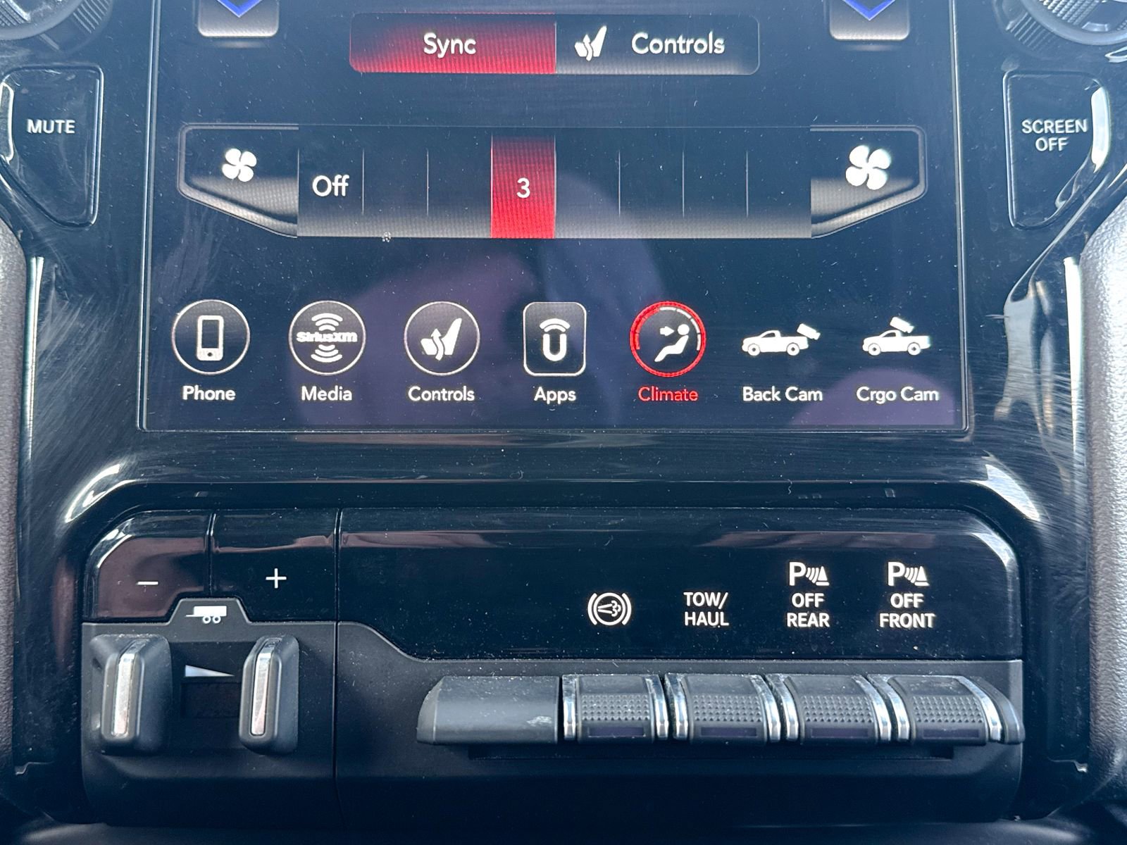 Used 2021 RAM 3500 Laramie image 31