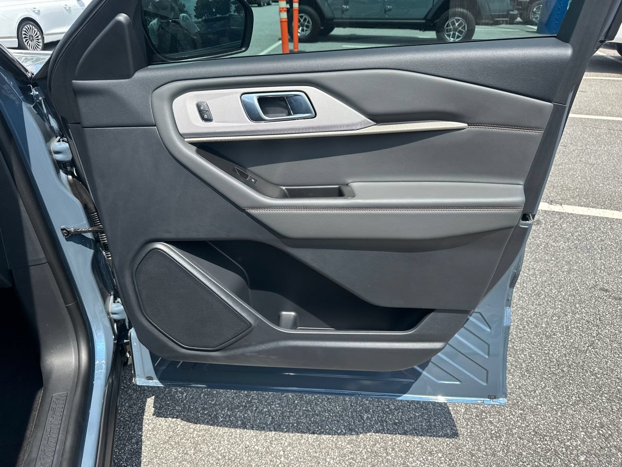 New 2026 Ford Explorer Active RWD image 14