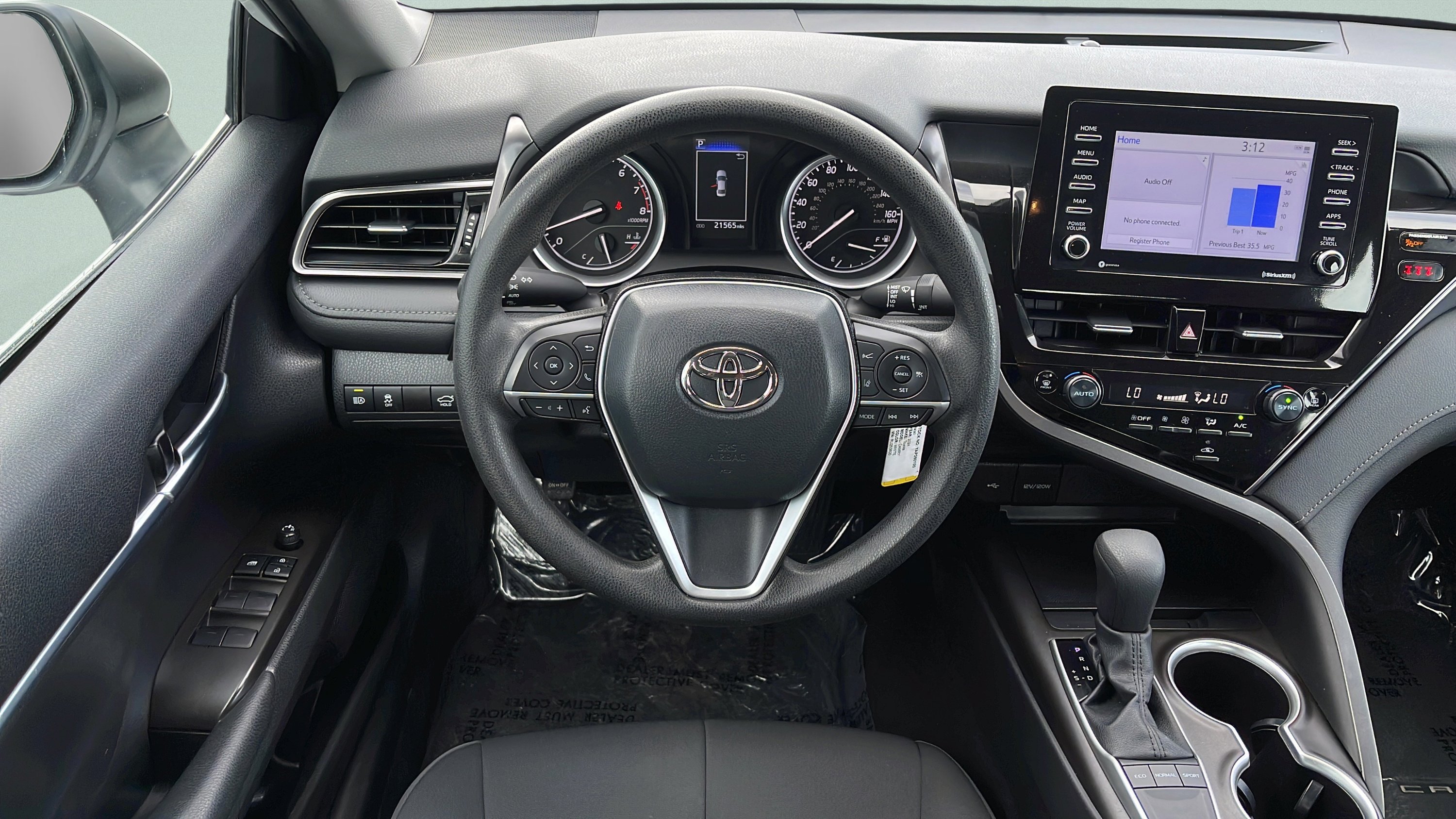 Used 2024 Toyota Camry LE image 10