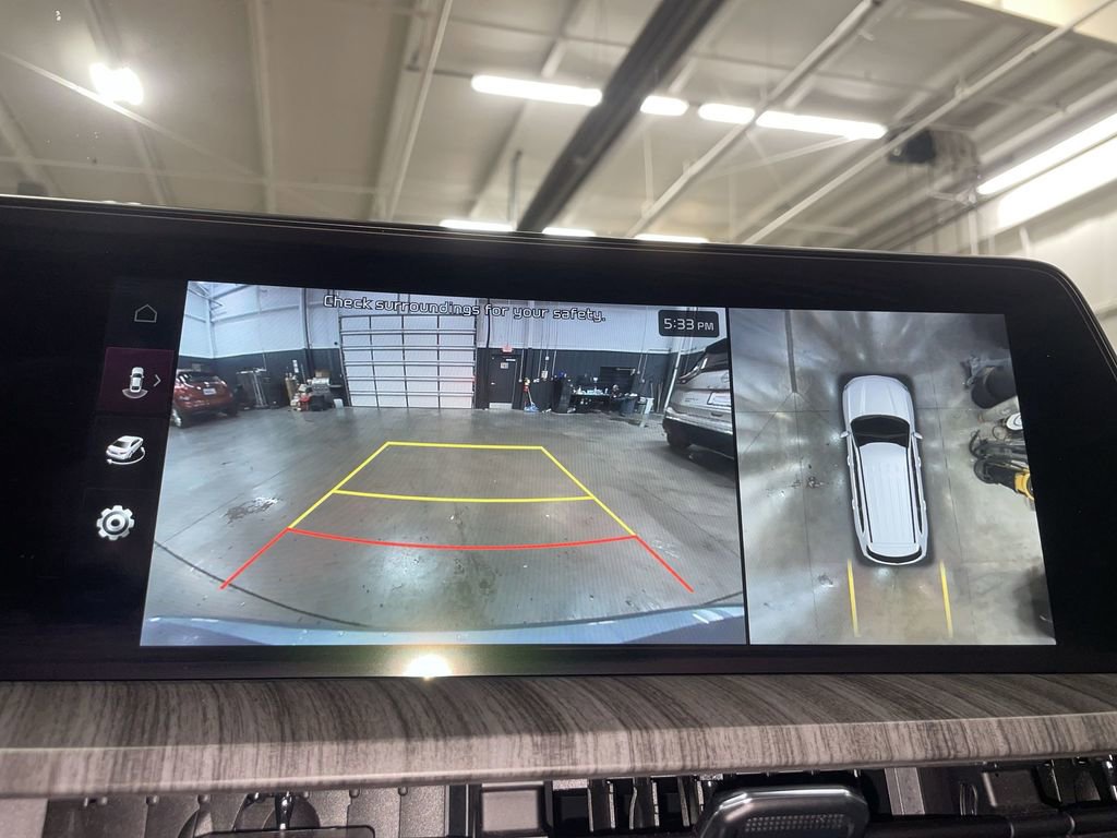Used 2025 Kia Telluride SX w/ SX Captain's Chair Package image 17