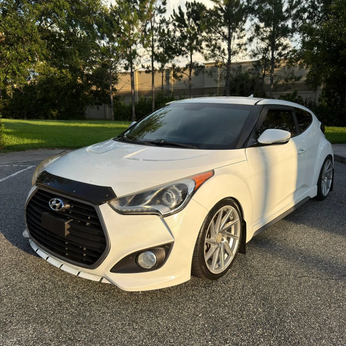Used 2016 Hyundai Veloster Turbo FWD image 1