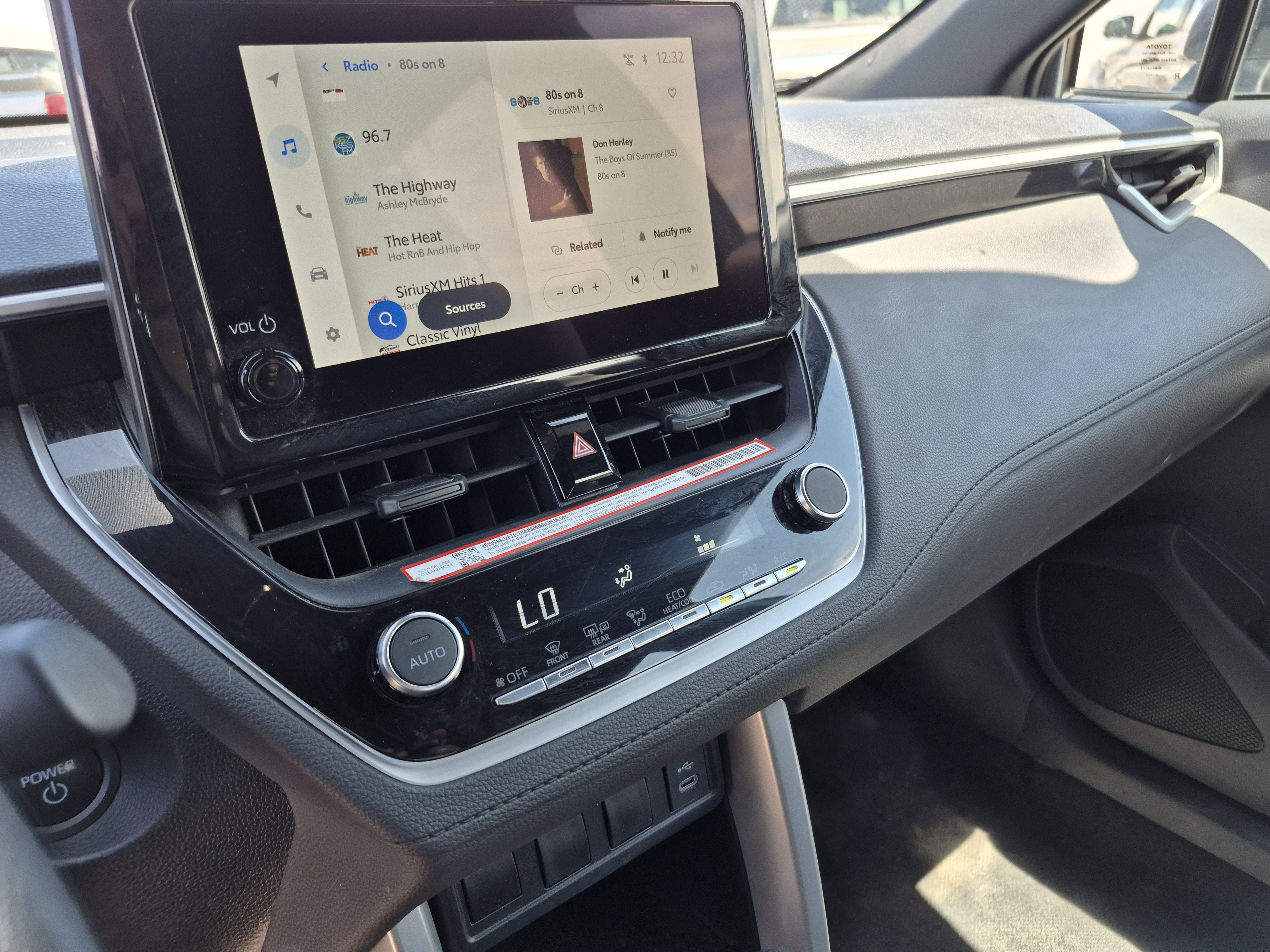 Used 2025 Toyota Corolla Cross AWD Hybrid image 11