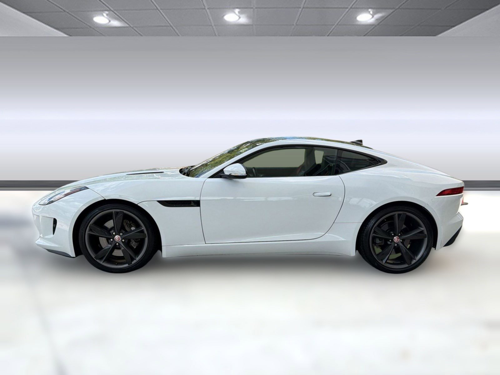 Used 2017 Jaguar F-TYPE Coupe image 2