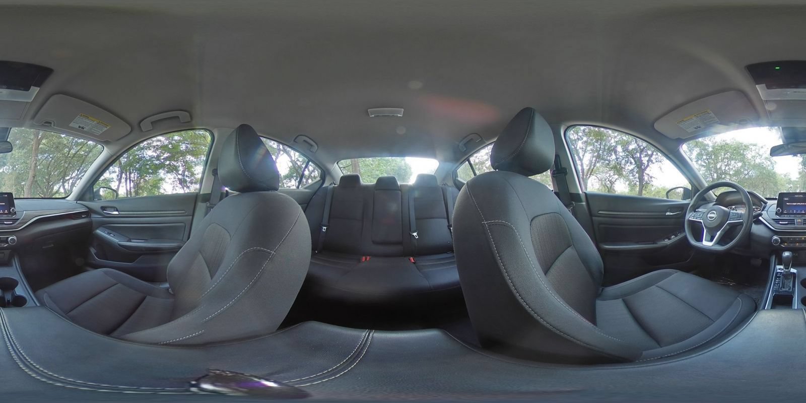 Used 2025 Nissan Altima 2.5 SV FWD image 39