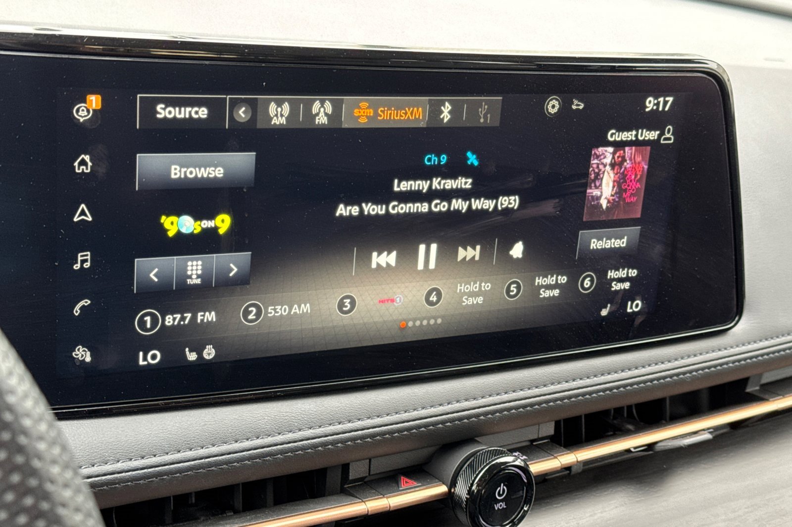 Used 2024 Nissan Ariya FWD image 21