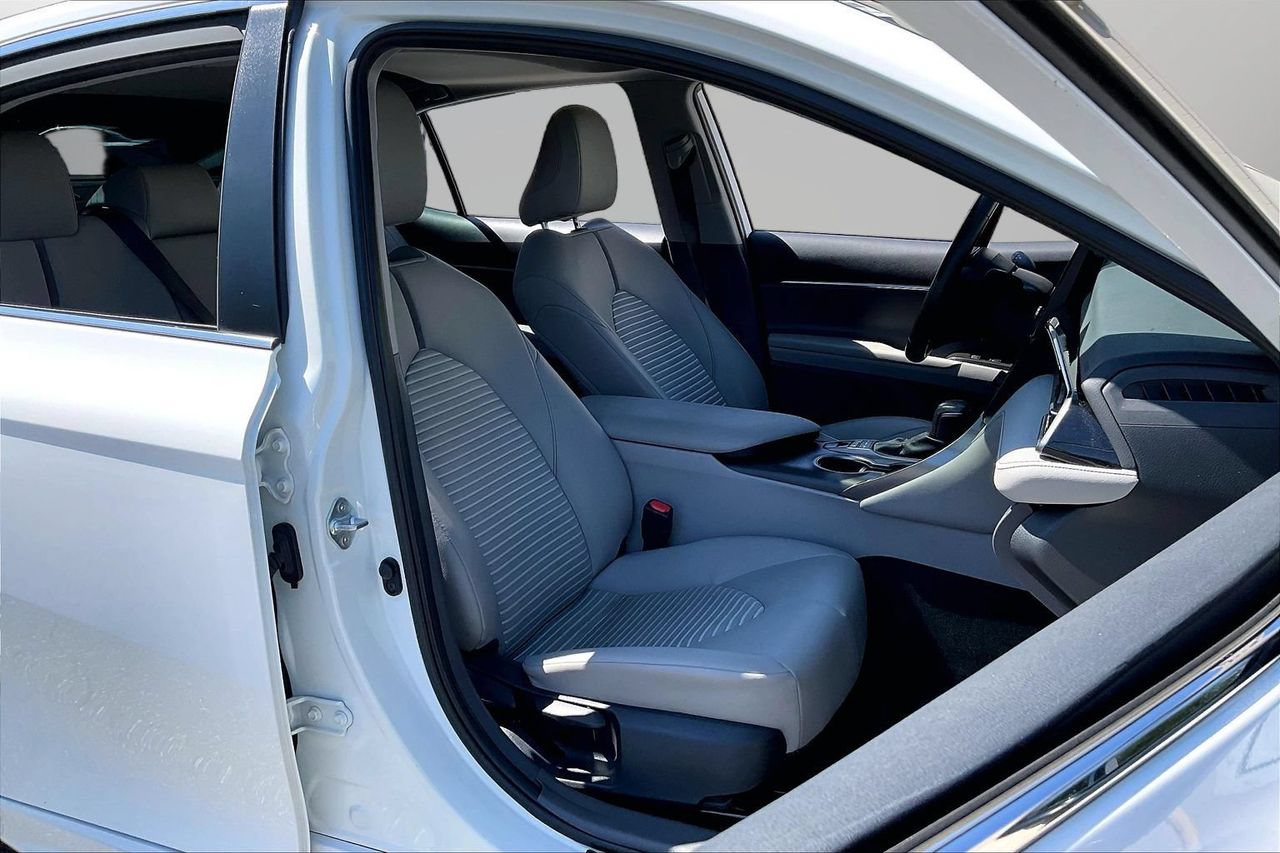 Used 2024 Toyota Camry SE w/ Audio Upgrade Package FWD image 23