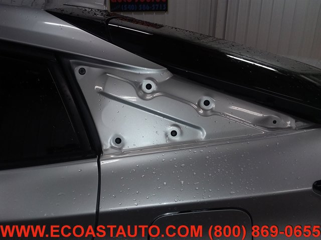 Used 2022 Toyota Prius L Eco FWD image 16