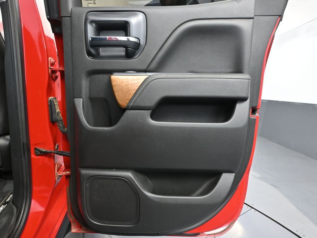 Used 2015 Chevrolet Silverado 2500 LTZ w/ LTZ Plus Package image 46