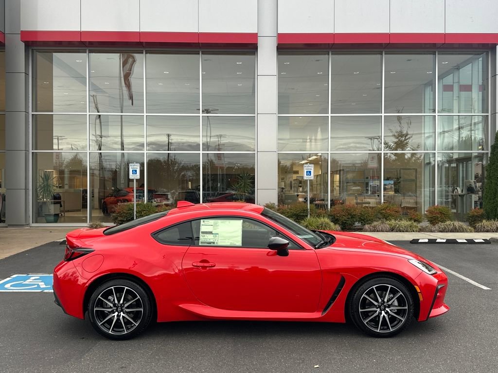 New 2025 Toyota GR86 image 2