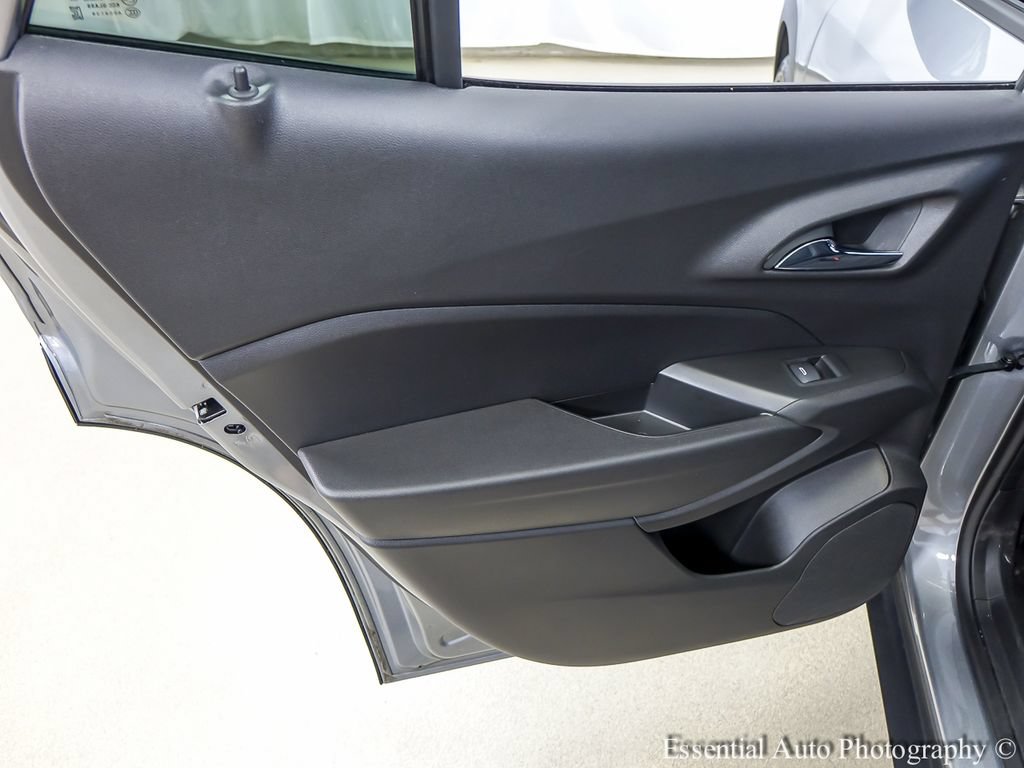 Used 2025 Chevrolet Trax RS FWD image 19