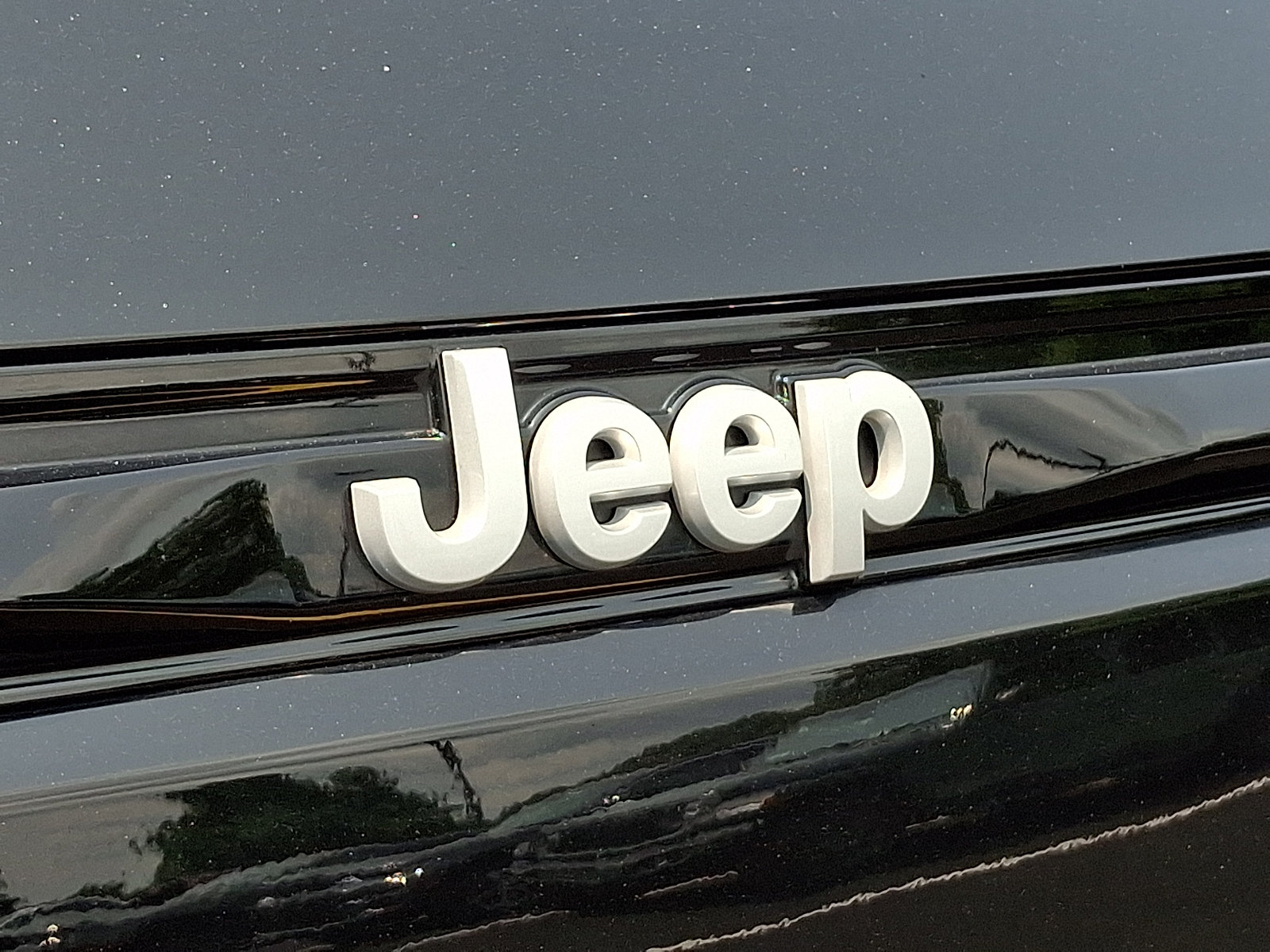 Certified 2024 Jeep Grand Cherokee Laredo X w/ Luxury Tech Group I AWD/4WD image 29