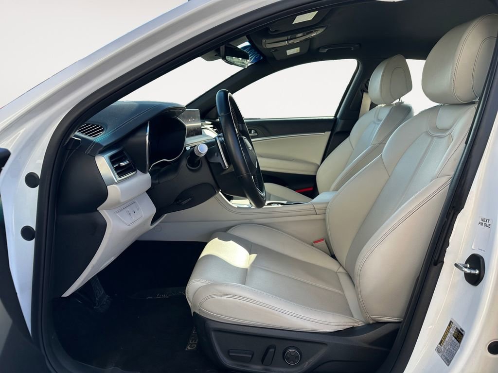 Used 2024 Genesis G70 2.5T RWD image 9