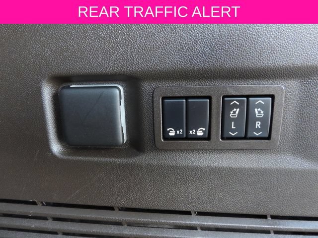 Used 2024 Chevrolet Tahoe Z71 w/ Luxury Package AWD/4WD image 14