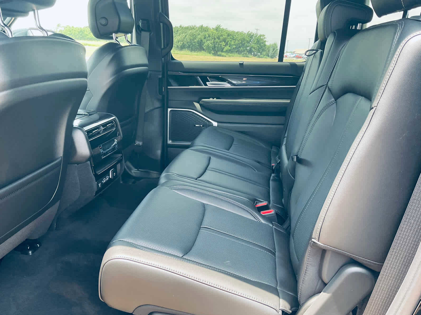 New 2024 Jeep Wagoneer 4WD w/ Convenience Group I image 15