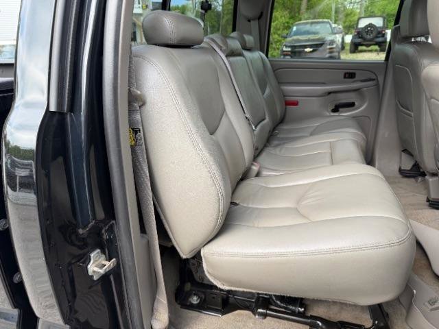 Used 2005 Chevrolet Silverado 3500 LT w/ Heavy-Duty Power Package image 35