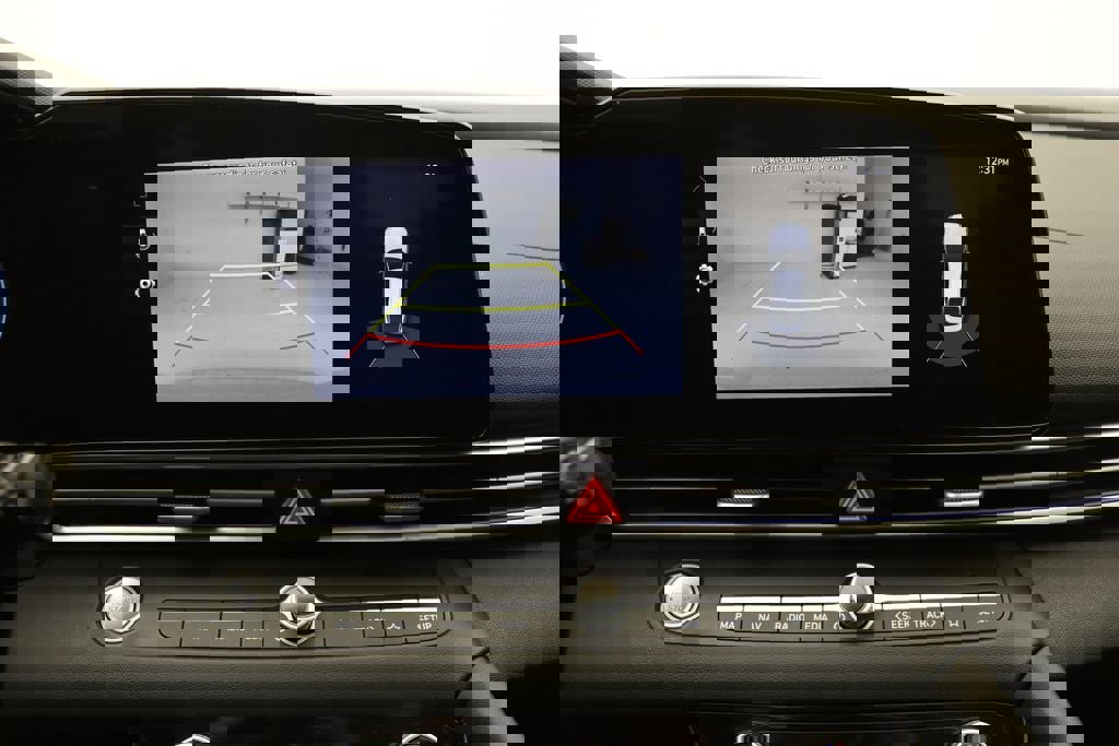 Used 2023 Hyundai Elantra Limited image 22