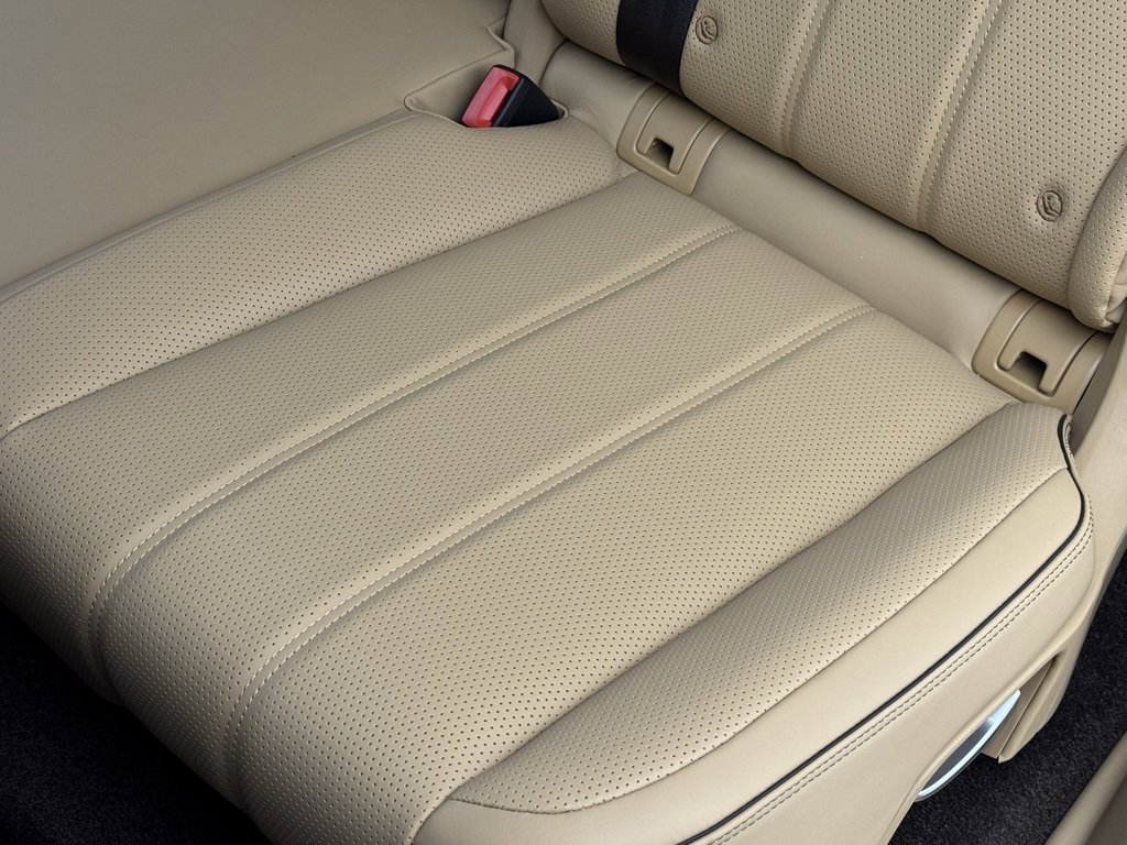 New 2024 Bentley Bentayga Plug-In Hybrid image 30