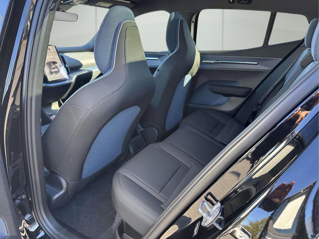New 2026 Volvo EX30 Plus w/ Protection Package Premier image 13