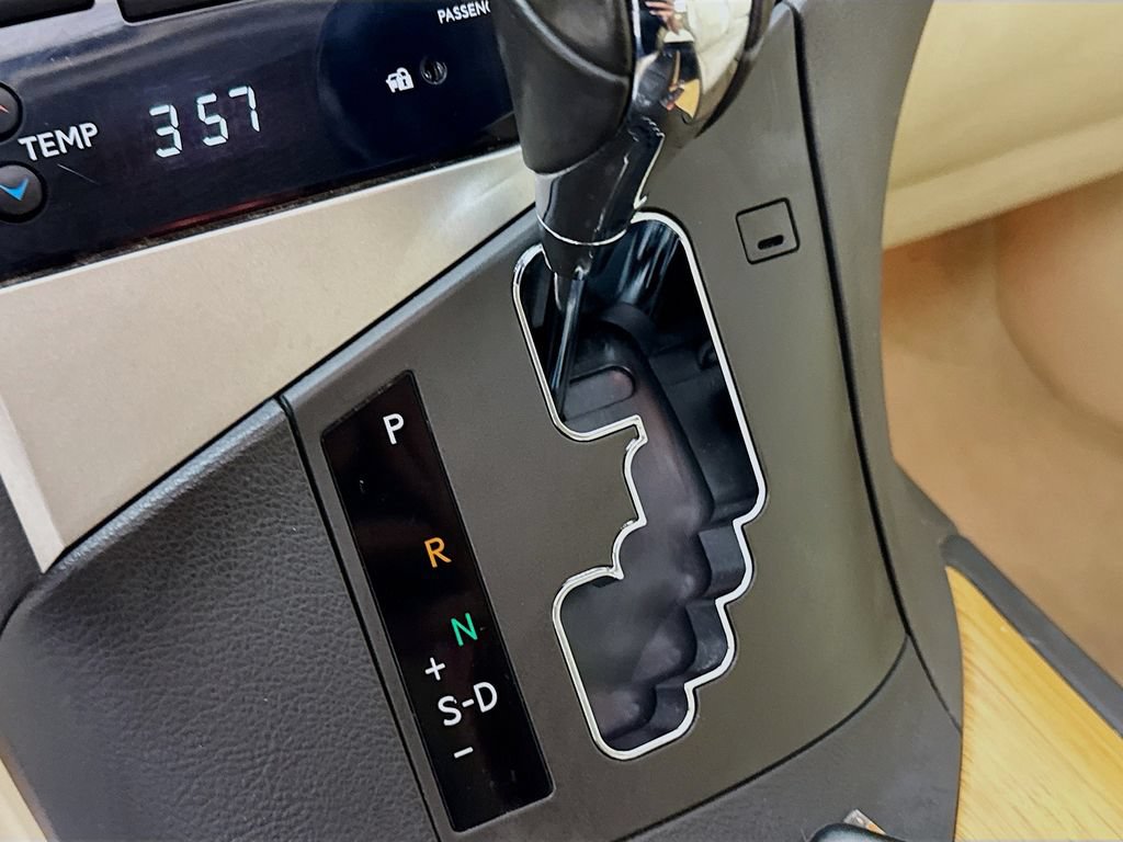 Used 2015 Lexus RX 450h FWD image 18