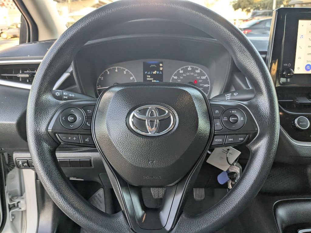 Used 2025 Toyota Corolla LE image 17
