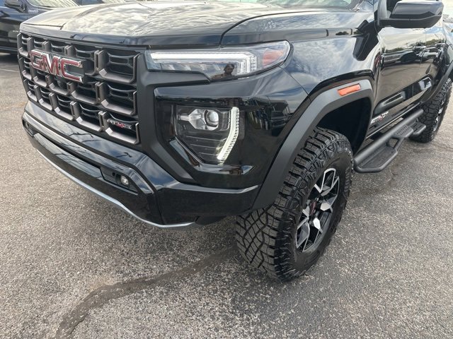 Used 2024 GMC Canyon AT4X image 9