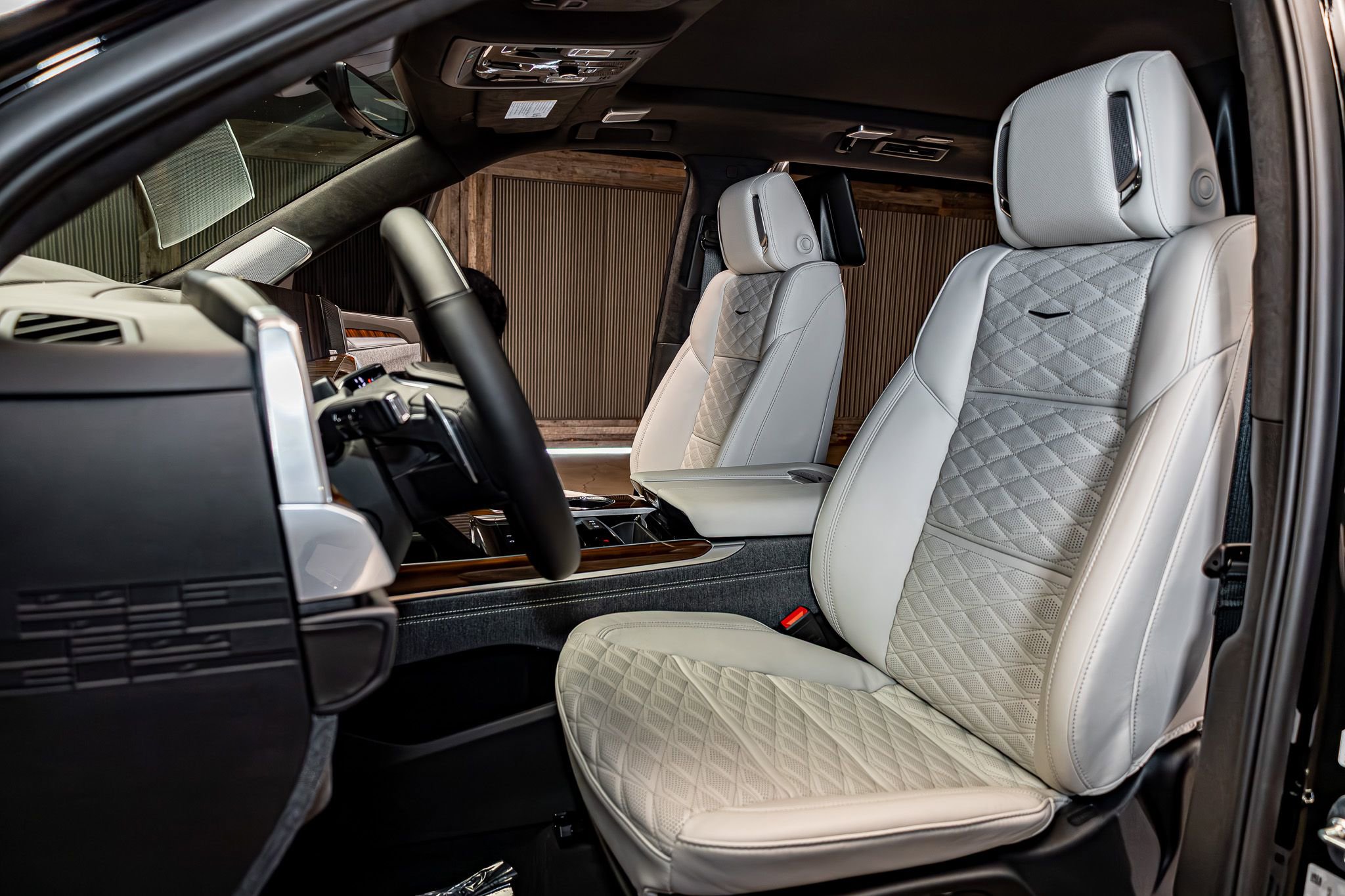 Used 2026 Cadillac Escalade Platinum Sport w/ LPO, ONYX Package image 21