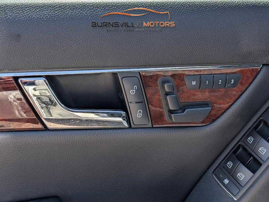 Used 2010 Mercedes-Benz C 300 Sport image 16