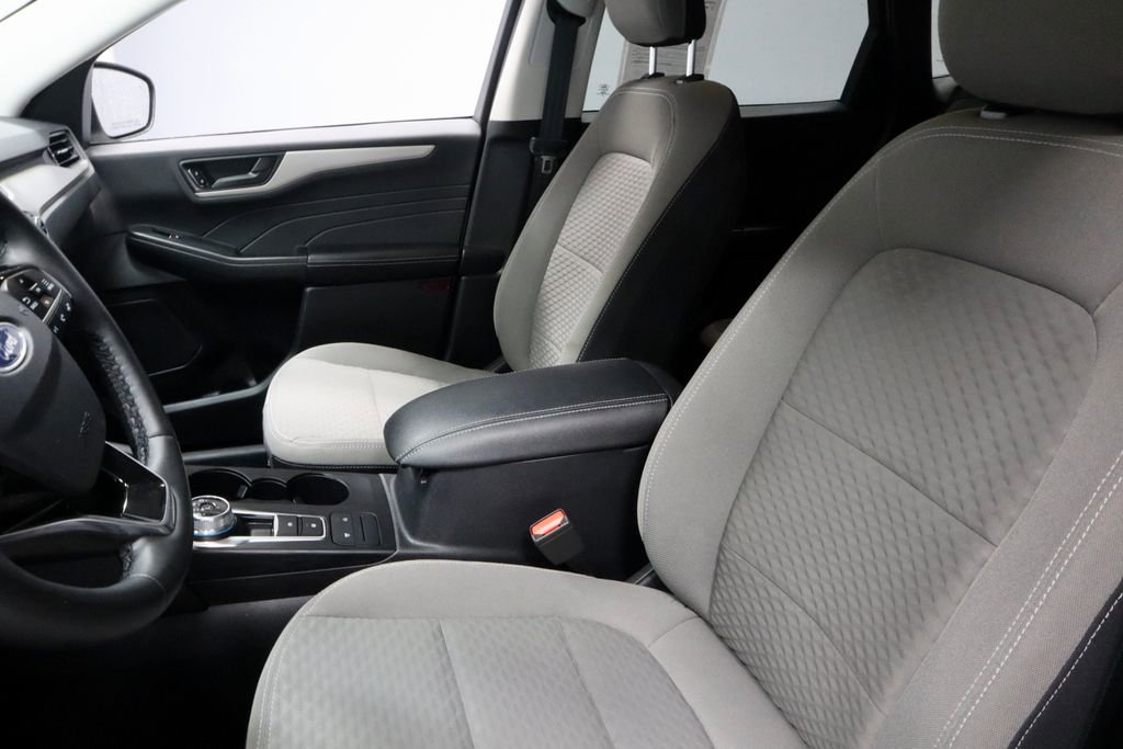 Used 2022 Ford Escape SE w/ Cold Weather Package image 23