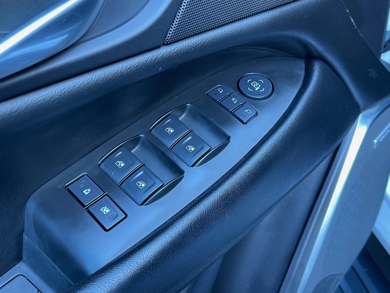 Used 2017 Cadillac Escalade Premium Luxury image 18