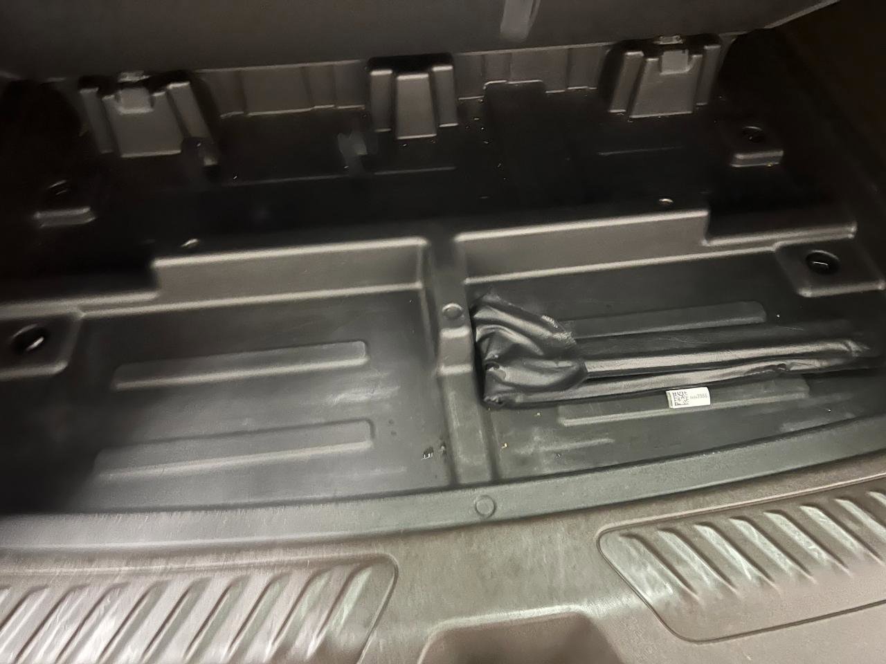 Used 2025 Chevrolet Suburban LT image 67