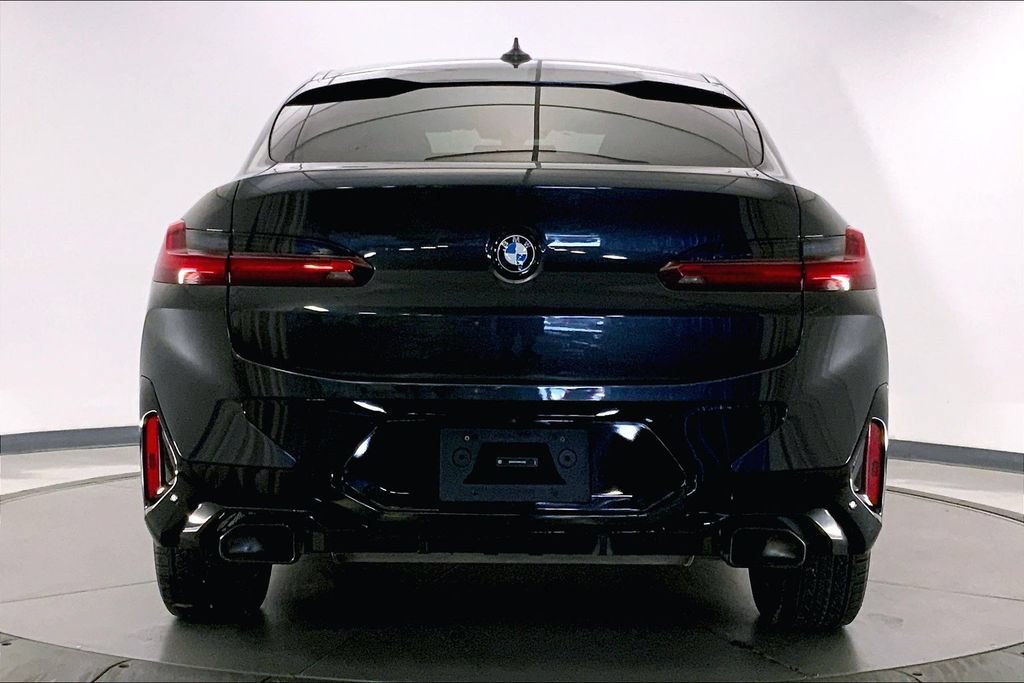 Used 2024 BMW X4 xDrive30i w/ Premium Package AWD/4WD image 3