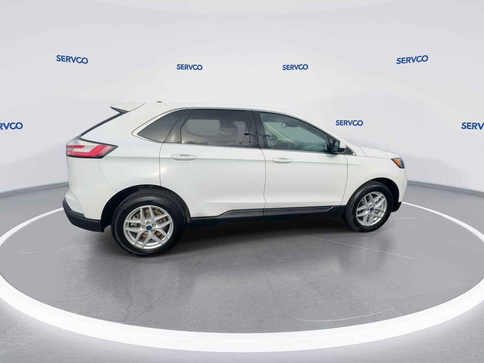 Used 2022 Ford Edge SEL image 9