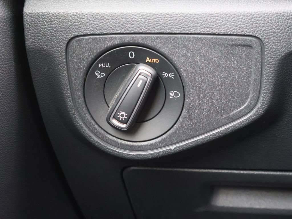 Certified 2022 Volkswagen Atlas Cross Sport SEL R-Line image 45